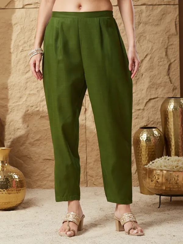 Green_Cotton_Blend_Embroidered_Kurta_Set_With_Dupatta_For_Women