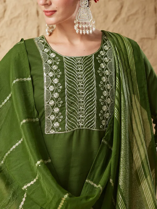 Green_Cotton_Blend_Embroidered_Kurta_Set_With_Dupatta_For_Women