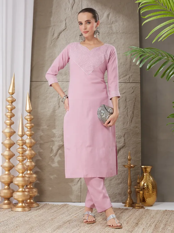 Pink_Cotton_Blend_Embroidered_Kurta_Set_For_Women