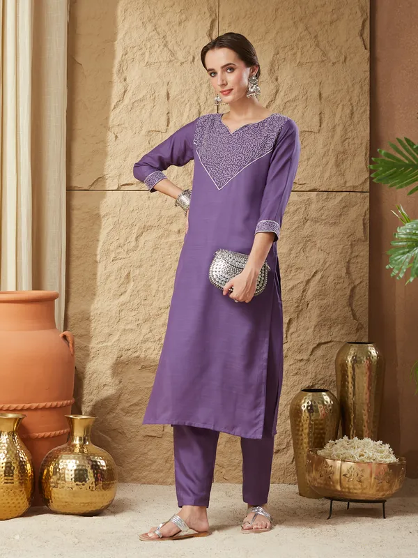 Purple_Cotton_Blend_Embroidered_Kurta_Set_For_Women