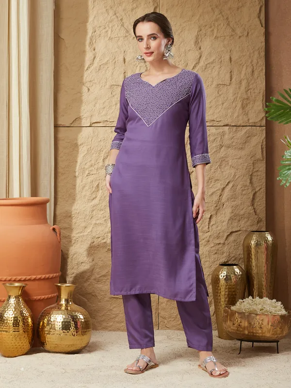Purple_Cotton_Blend_Embroidered_Kurta_Set_For_Women
