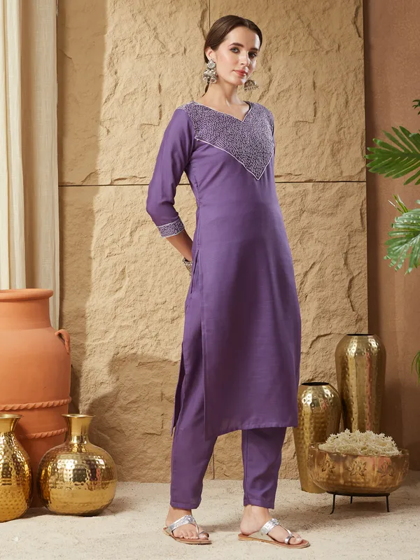 Purple_Cotton_Blend_Embroidered_Kurta_Set_For_Women