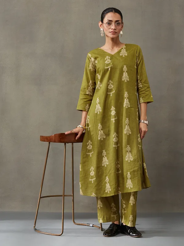 Parrot_Green_Pure_Cotton_Kurta_Set_For_Women