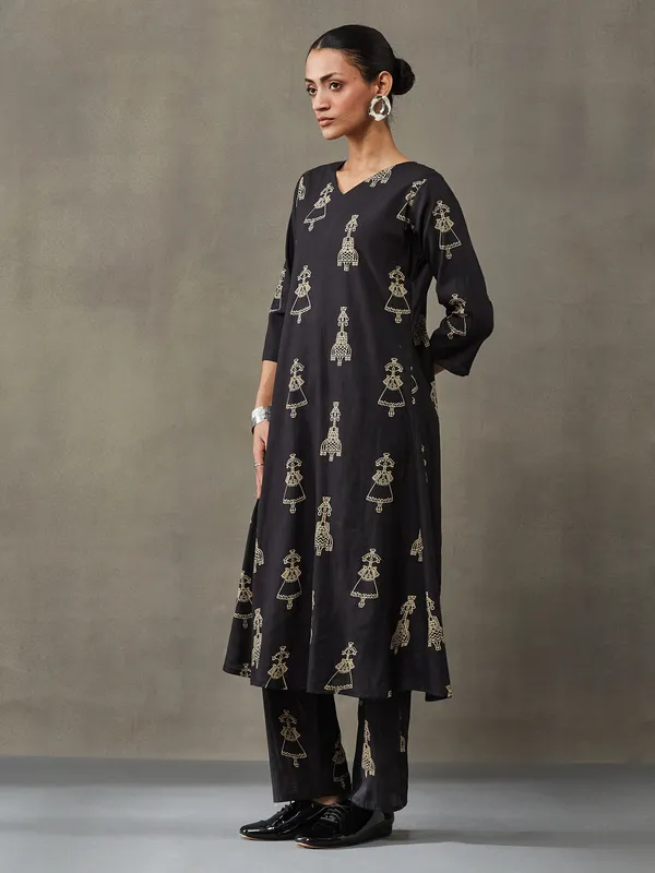 Black_Pure_Cotton_Kurta_Set_For_Women