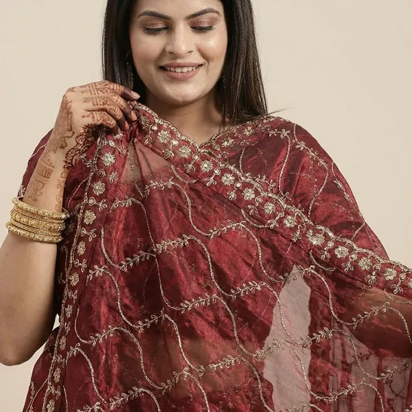 Maroon_Malai_Fandy_Saree_With_Blouse_For_Women