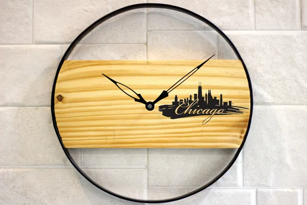 Chicago_Skyline_Wooden_Wall_Clock_-_Round_Minimalist_Design