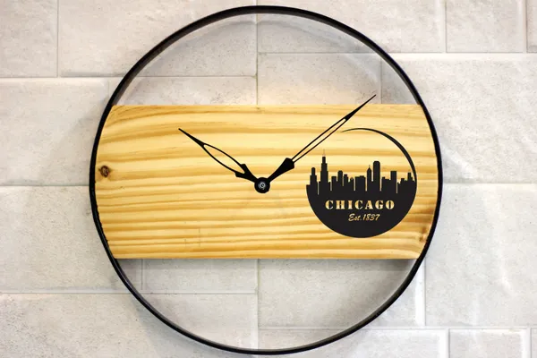 Chicago_Skyline_Wooden_Wall_Clock_With_Black_Metal_Frame