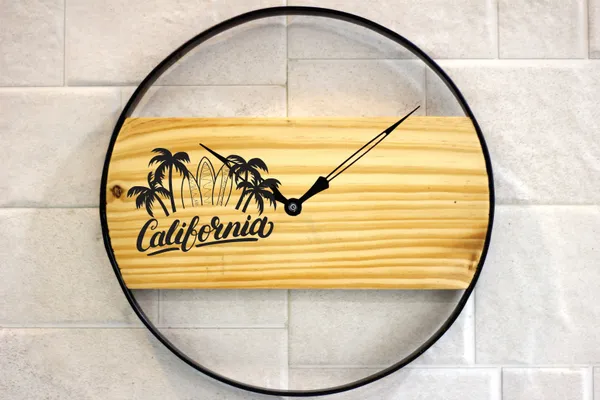 California_Wooden_Wall_Clock_With_Black_Metal_Frame