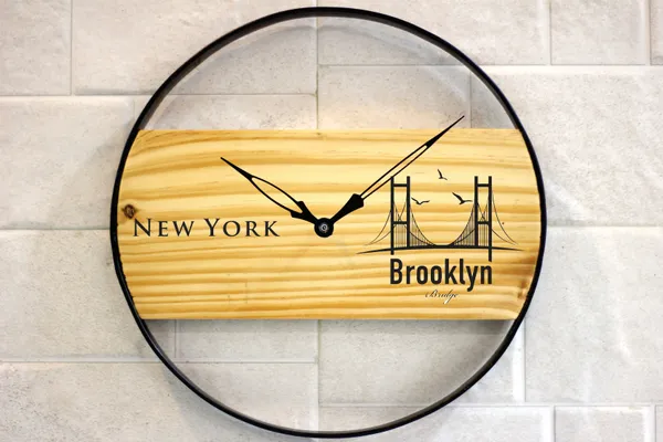 New_York_Brooklyn_Bridge_Wooden_Wall_Clock