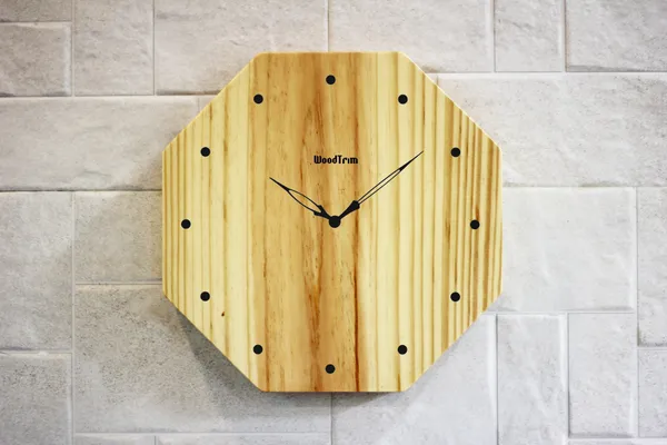 Wooden_Octagon_Wall_Clock_With_Natural_Wood_Grain_Finish