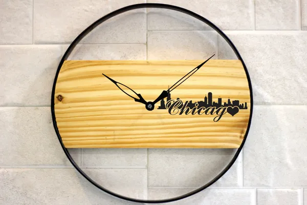 Chicago_Skyline_Wooden_Wall_Clock_With_Black_Metal_Frame