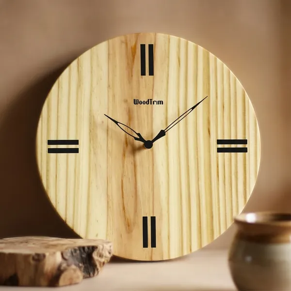 Wooden_Wall_Clock_With_Vertical_Groove_Design