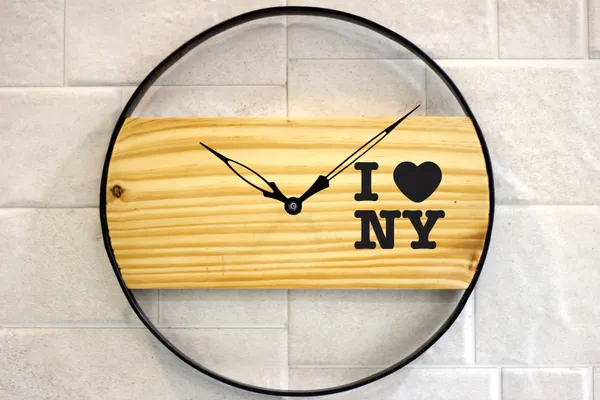 I_Love_Ny_Wooden_Wall_Clock_-_Round_Design_With_Black_Frame