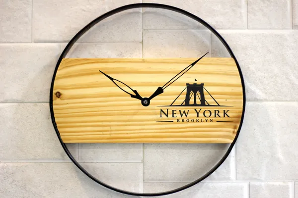New_York_Brooklyn_Bridge_Wooden_Wall_Clock_-_Modern_Minimalist_Design
