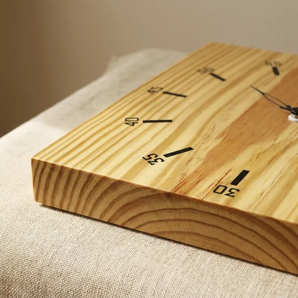 Wooden_Wall_Clock_With_Unique_Minute_Marker_Design