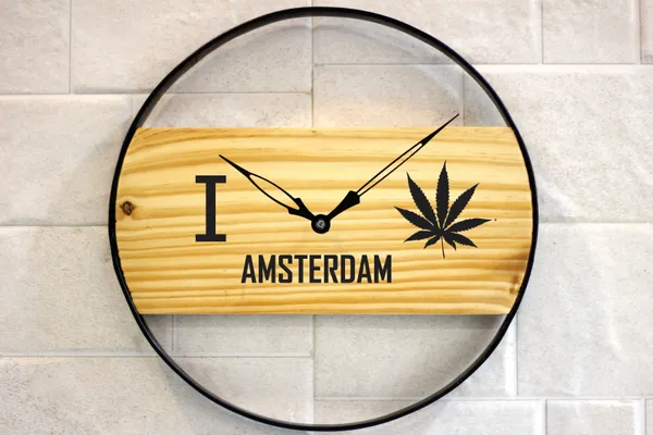 I_Love_Amsterdam_Wooden_Wall_Clock_With_Cannabis_Leaf_Design
