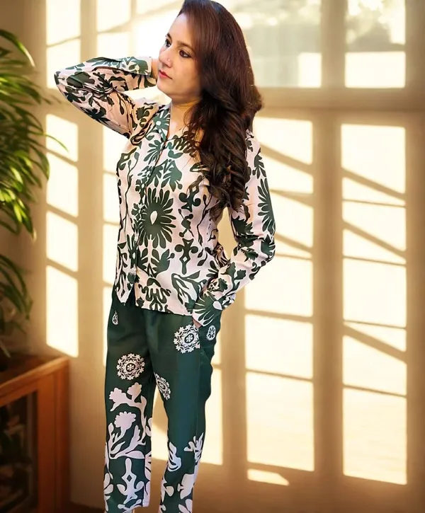 Womens_Floral_Print_Two_Piece_Suit_Set_Green_And_Beige