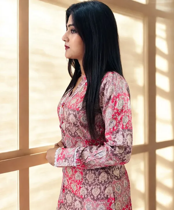 Womens_Pink_And_Grey_Paisley_Print_Full_Sleeve_Kurta