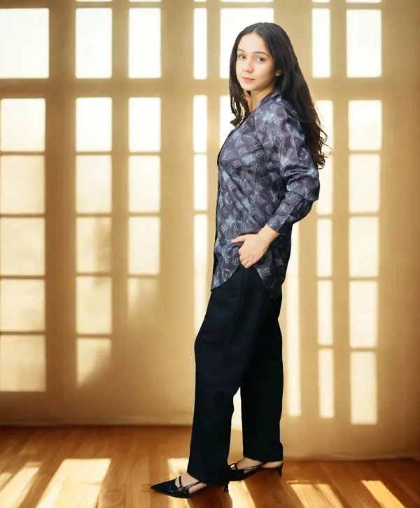 Womens_Grey_Floral_Printed_Shirt_And_Black_Pants_Co_Ord_Set