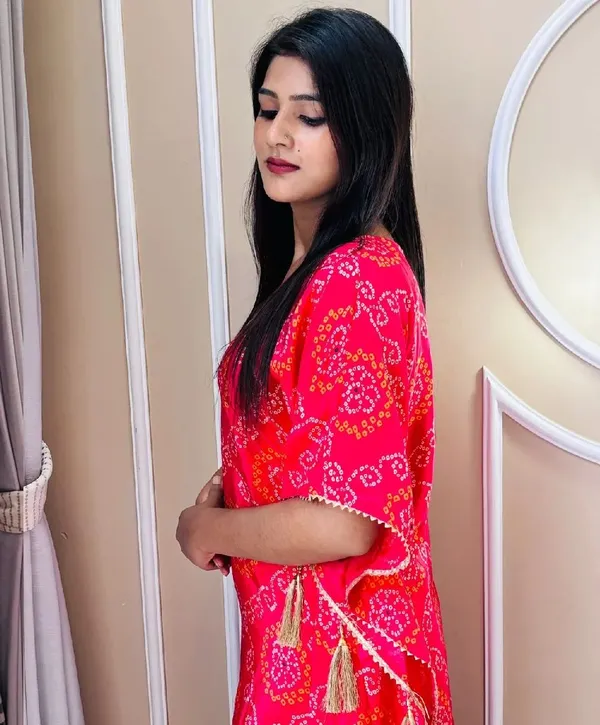 Womens_Red_Bandhani_Print_Kaftan_Suit_Set_With_Tassels