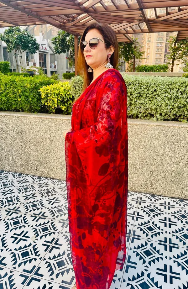 Womens_Red_Floral_Embroidered_Chiffon_Suit_Set_With_Dupatta