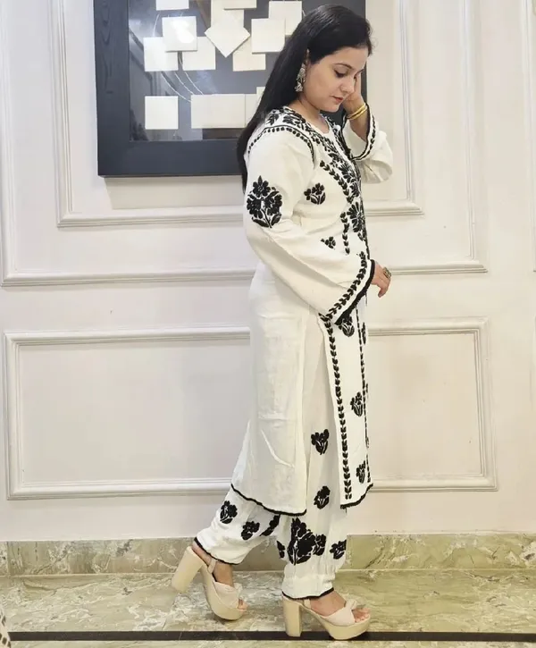 White_Embroidered_Ethnic_Kurta_Set_With_Black_Thread_Work