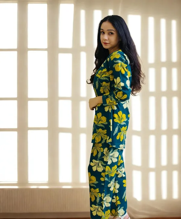 Floral_Print_Teal_Blue_Midi_Dress_With_Belt