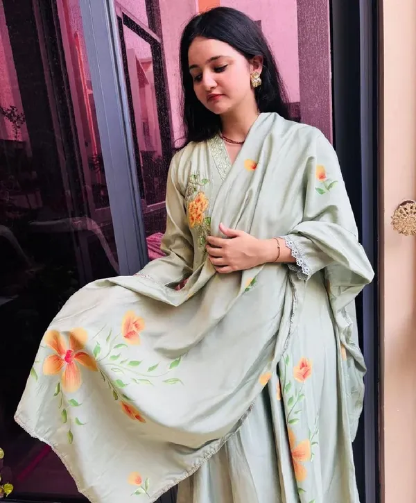 Womens_Embroidered_Floral_Anarkali_Suit_Set_Light_Green