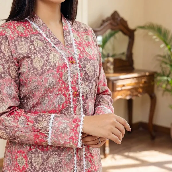 Pink_And_Brown_Paisley_Print_Kurti_With_Lace_Trim