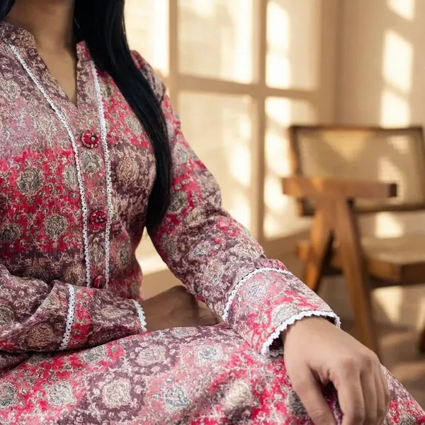 Womens_Pink_And_Grey_Paisley_Print_Full_Sleeve_Kurta