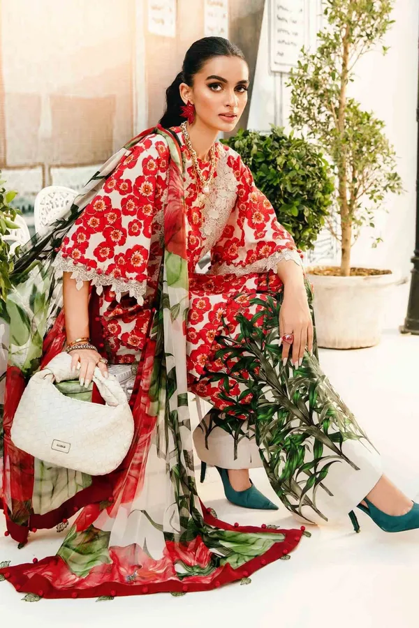 The_Embroidered_Herringbone_Lawn_Suit_Set