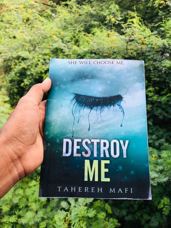 Destroy_Me_Shatter_Me_Book_1_By_Tahereh_Mafi