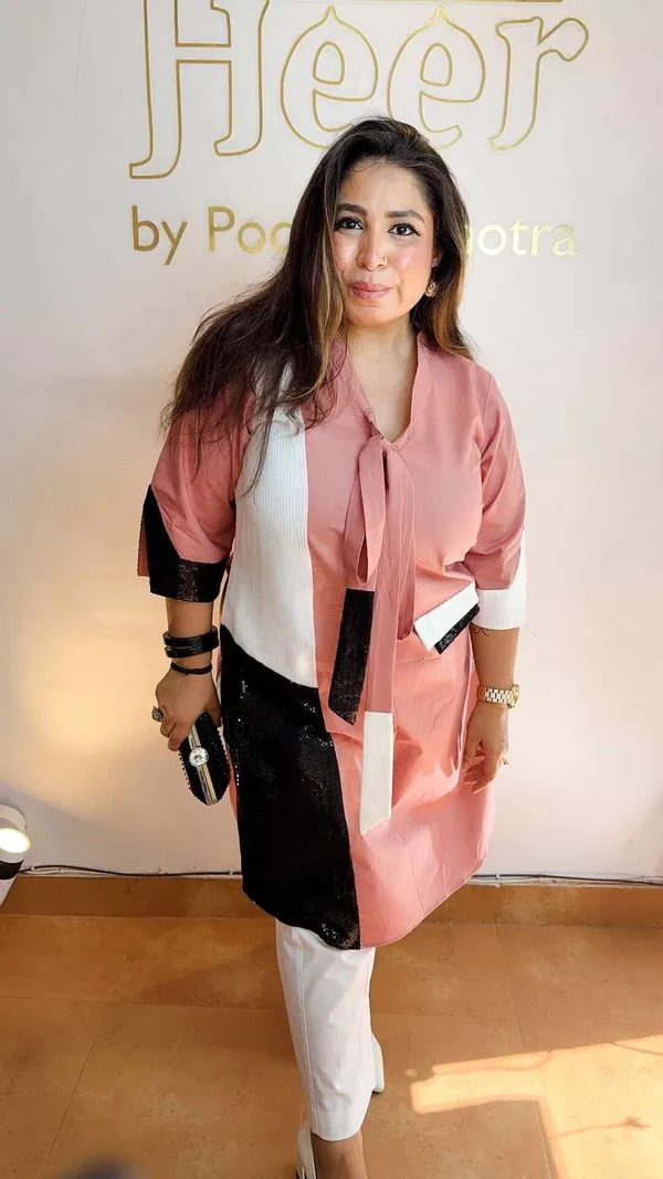 Cotton_Blush_Pink_Set_With_Black_And_White_Sequence
