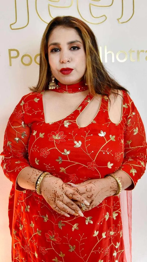 Red_Embroidery_Suit