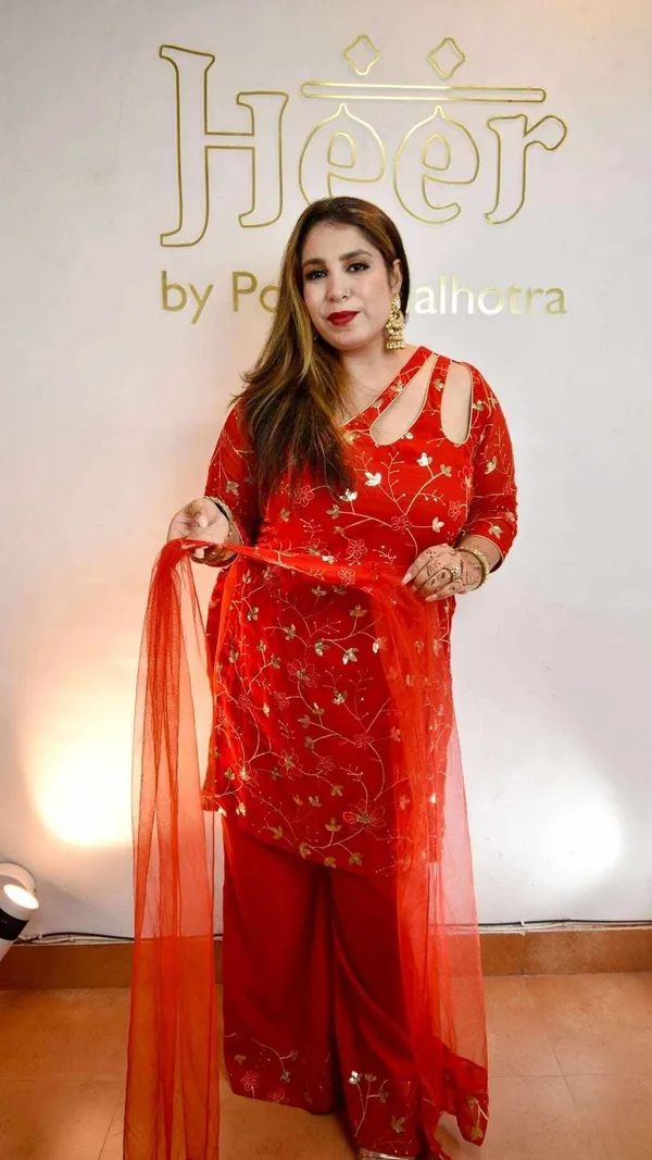 Red_Embroidery_Suit