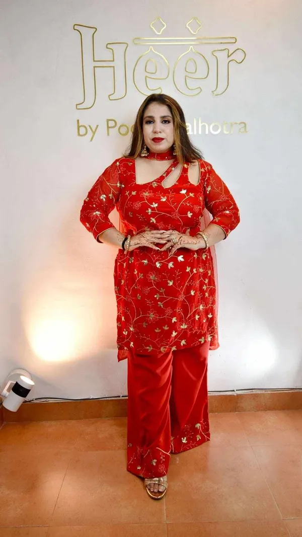 Red_Embroidery_Suit