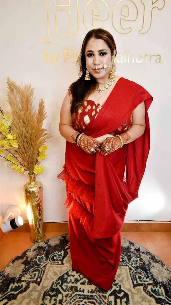 Red_Drape_Saari