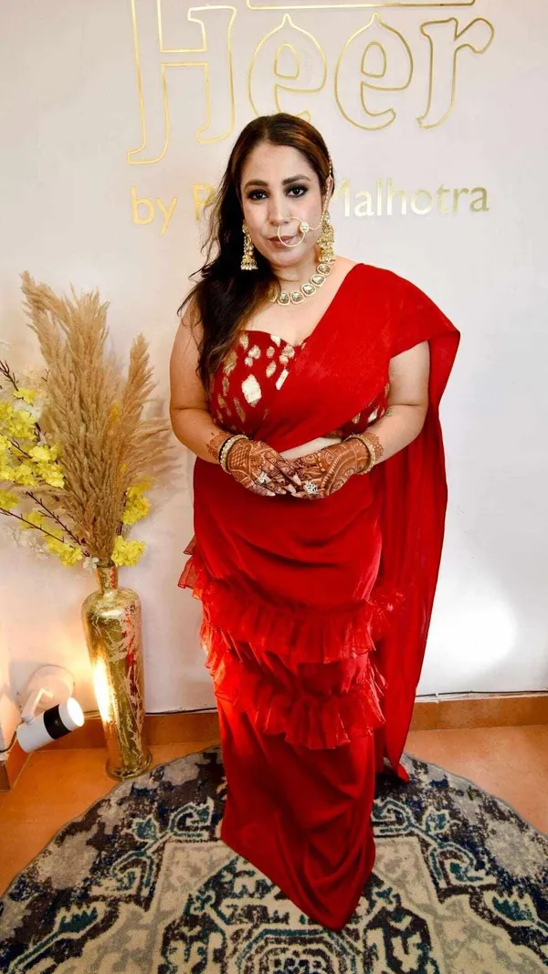 Red_Drape_Saari