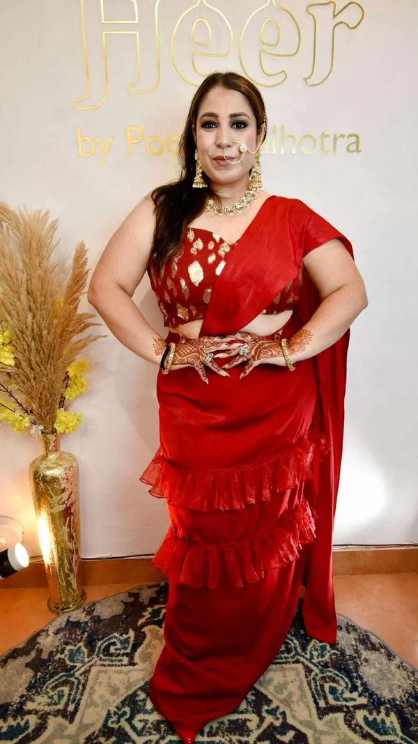 Red_Drape_Saari