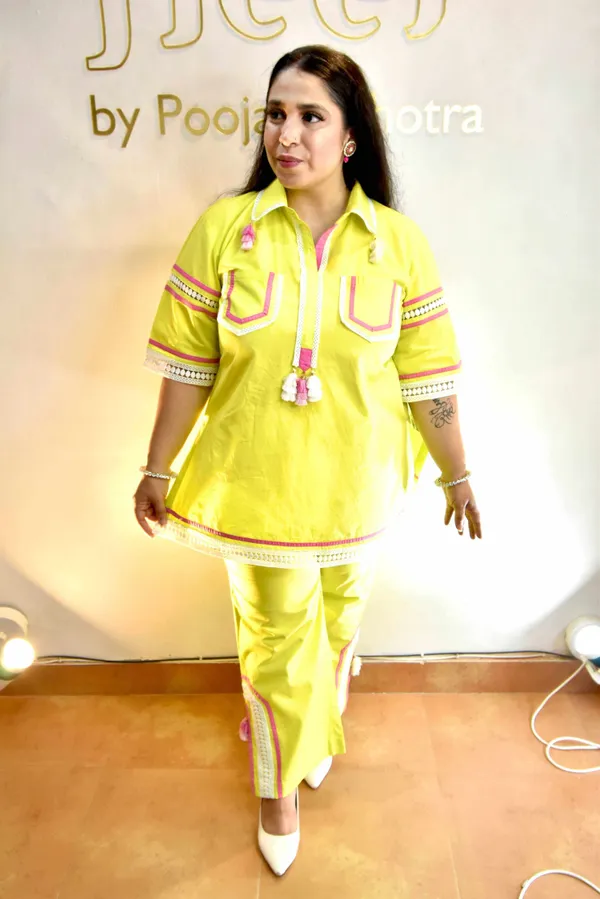Short_Cotton_Kurta_With_Bell_Bottom_Pants