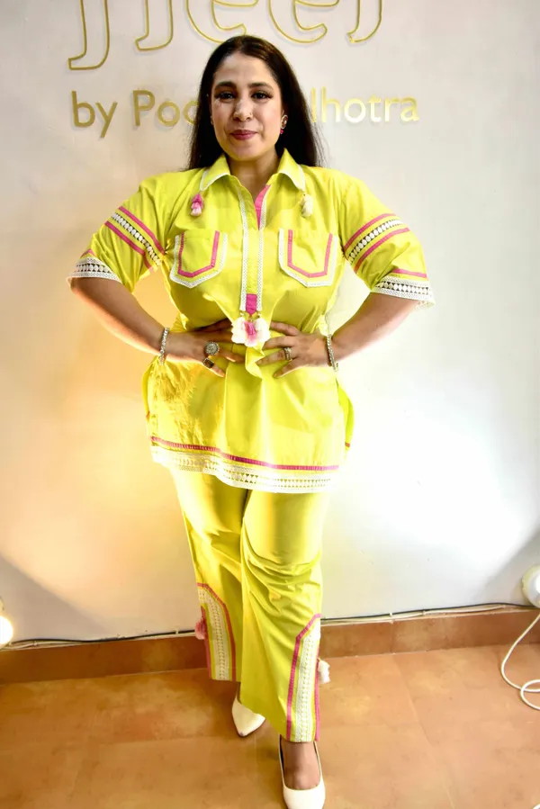 Short_Cotton_Kurta_With_Bell_Bottom_Pants