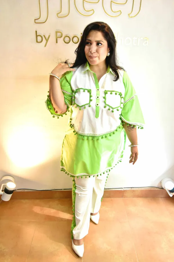 Green_Set_With_White_Polar_Pants
