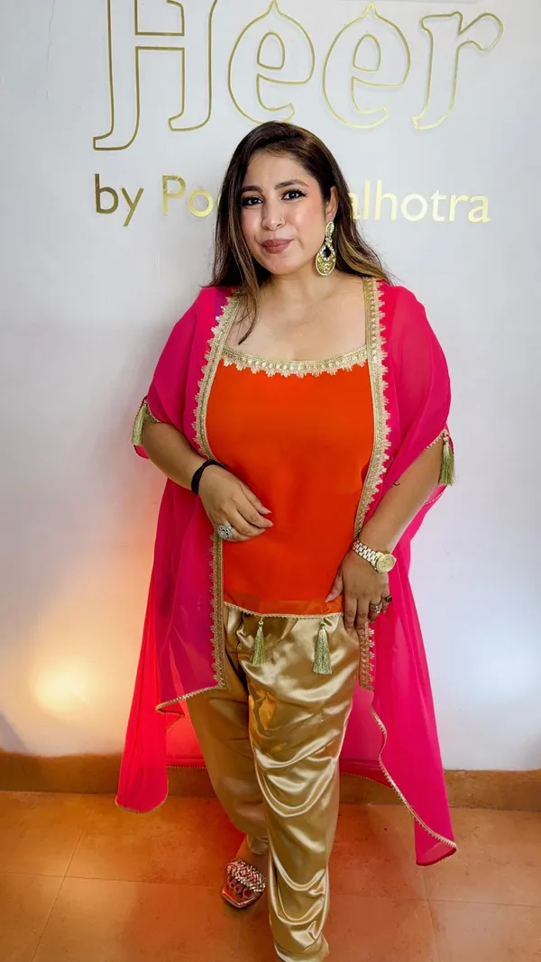 Glow_Up_Drape_Outfit