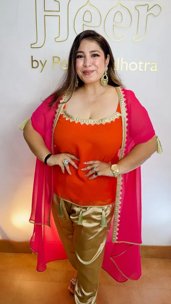 Glow_Up_Drape_Outfit