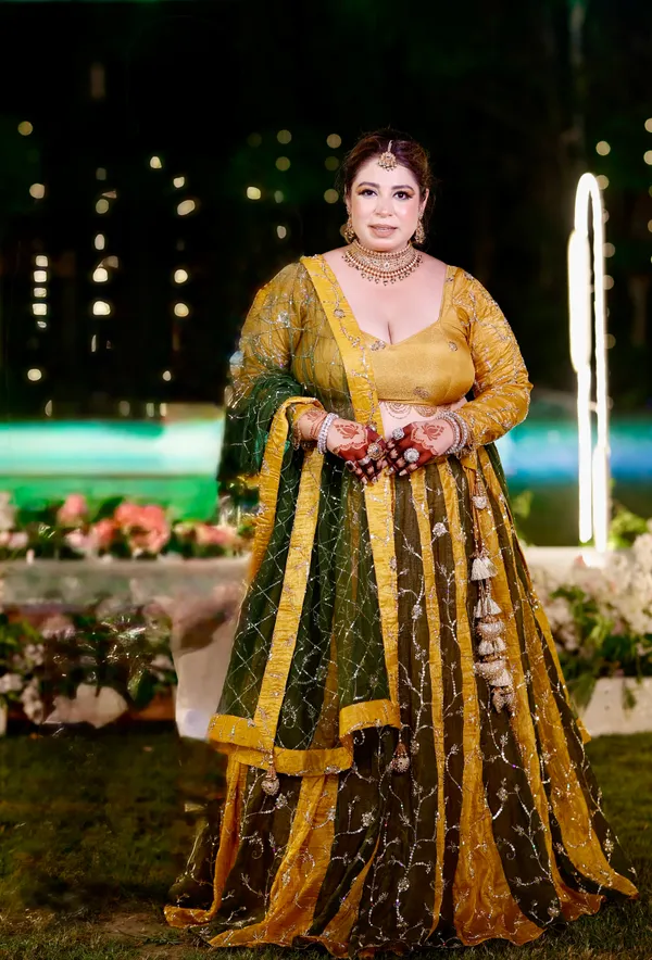 Golden_Sitara_Lehanga