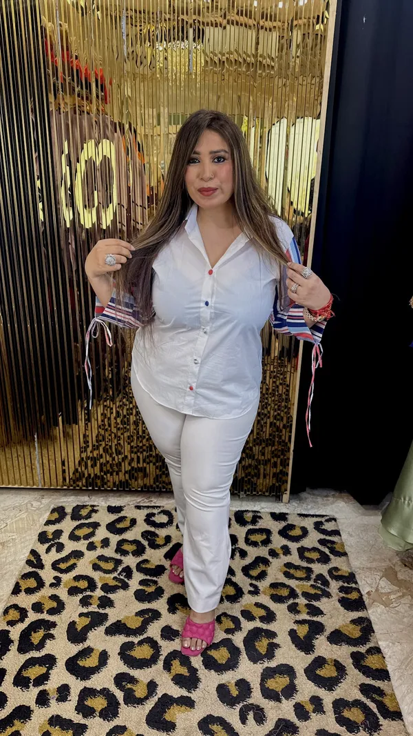 White_Shirt_With_Stripes_Sleeves