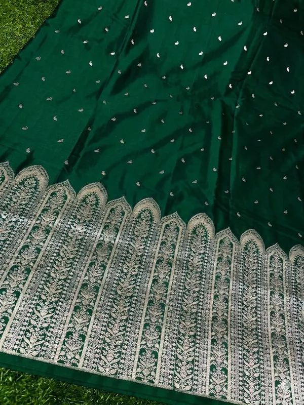 Green_Breathable_Mashru_Katan_Silk_Heritage_Weave_Banarasi_Saree