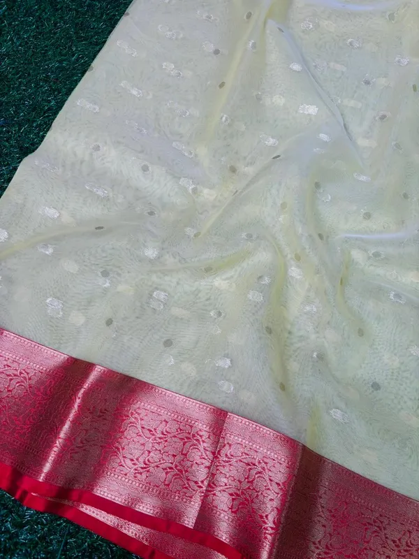 Off_White_Silk_Saree_With_Pink_Golden_Zari_Border_And_Silver_Butis