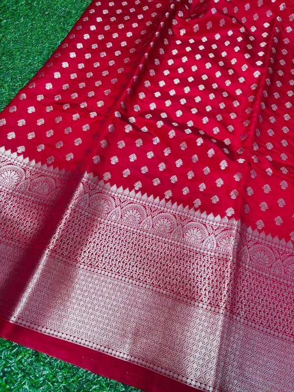 Blood_Red_Banarasi_Chinia_Silk_Saree_With_Zari_Work