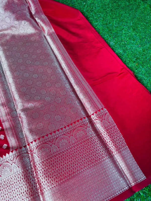 Blood_Red_Banarasi_Chinia_Silk_Saree_With_Zari_Work